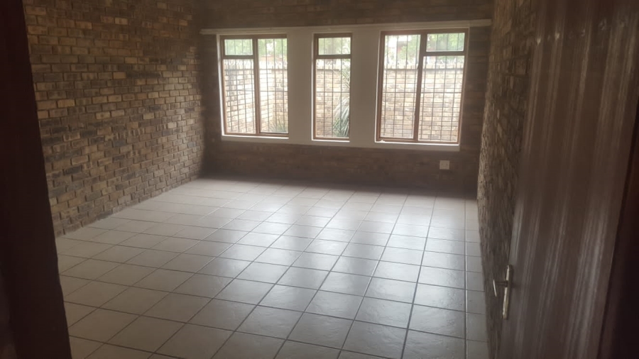 18 Bedroom Property for Sale in Oudorp North West